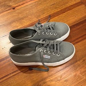 Grey Supergas